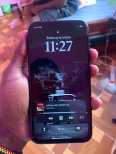 A picture of Iphone xr