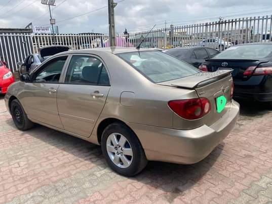 A picture of Toyota Corolla 2003