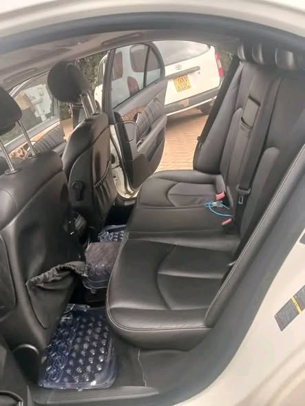 A picture of Benz E280 3 0cc petrol at 30m good as new