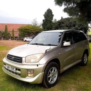 A picture of 2004 Rav 4 Rav r L