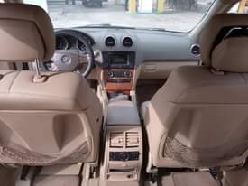 A picture of Benz ML350
