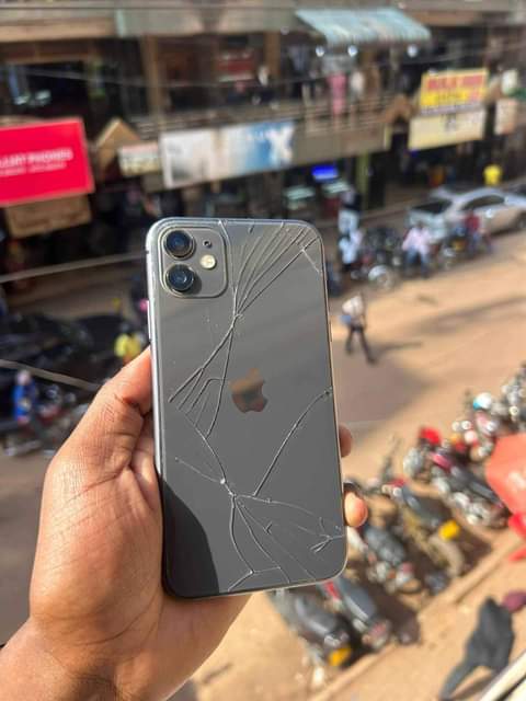 A picture of IPHONE 11