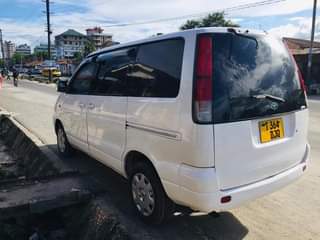A picture of TOYOTA NOAH OLD MODEL NAIUZA MIL 10 5 0743435416