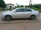 A picture of Toyota Avalon 05
