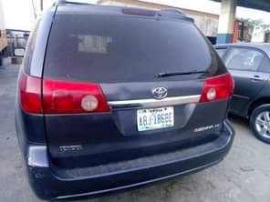 A picture of Toyota big sienna Not first body AC chilling Very sharp