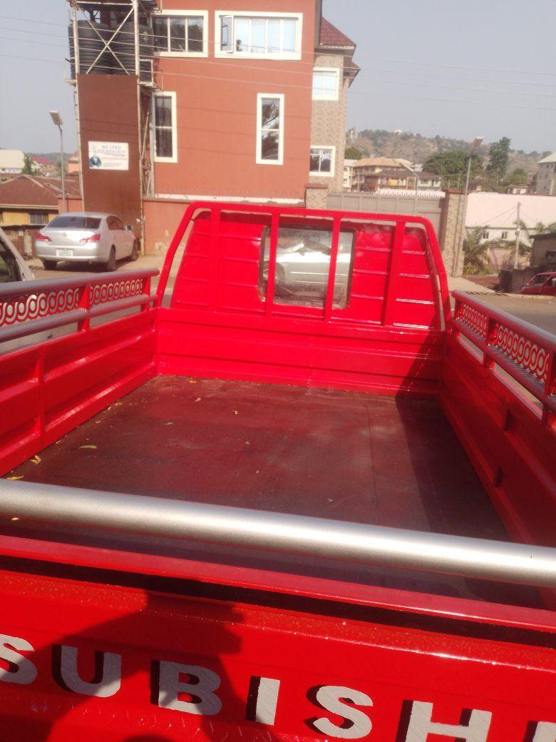 A picture of Mitsubishi l300 truck