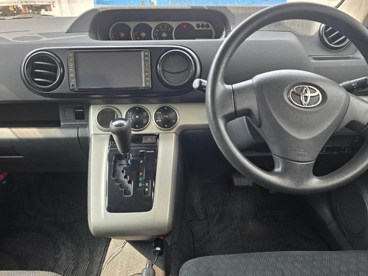 A picture of TOYOTA RUMION 0716041604