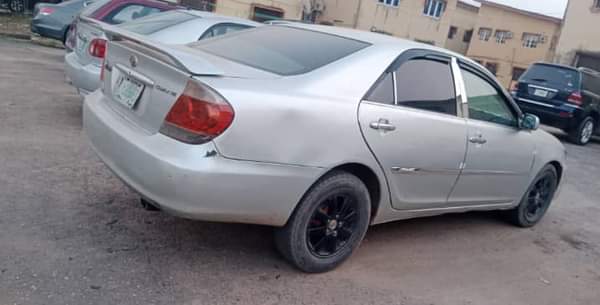 A picture of Toyota Camry 2005 model Perfectly working Engine Gear and CHILLING