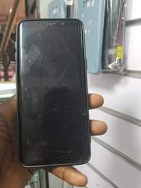 A picture of Samsung galaxy S9.....at 230 000shs