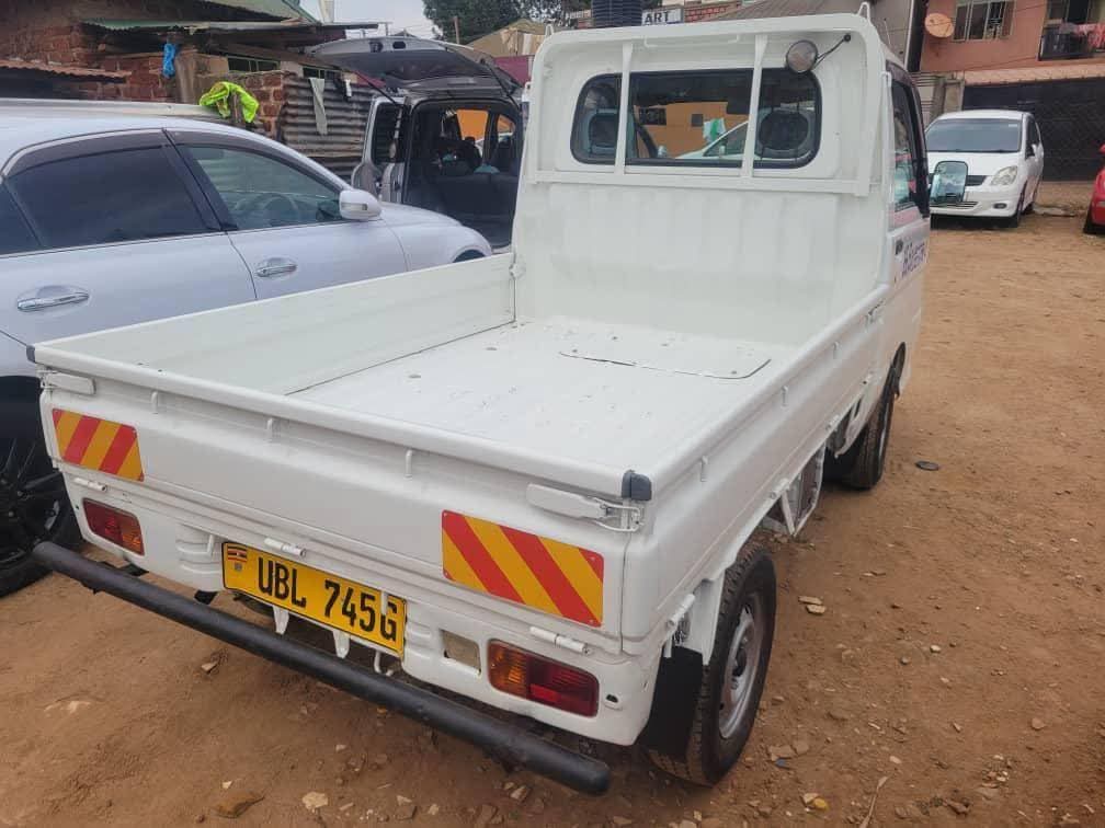 A picture of Hijet van
