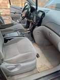 A picture of Toyota sienna 2004