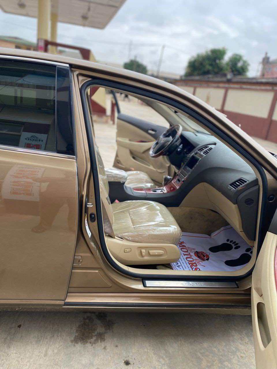 A picture of Toks Lexus ES350 2007 2008 model
