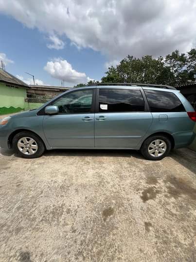 A picture of Foreign used Toyota sienna 2007