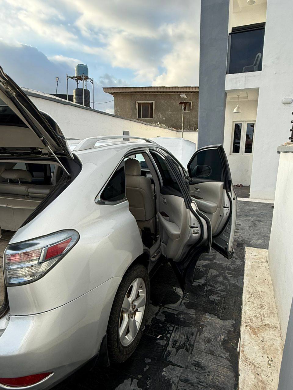 A picture of Lexus RX 350 model 2010 