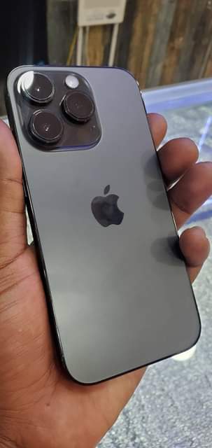 A picture of Iphone 15pro max call WhatsApp 0740597745