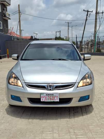 A picture of Honda Accord 2006