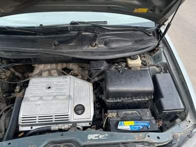 A picture of Quick deal 2003 rx300 Baked once Untampared engine n gear