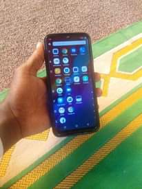 A picture of Infinix hot 10i na hot 8 lite
