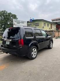 A picture of Honda Pilot 2013