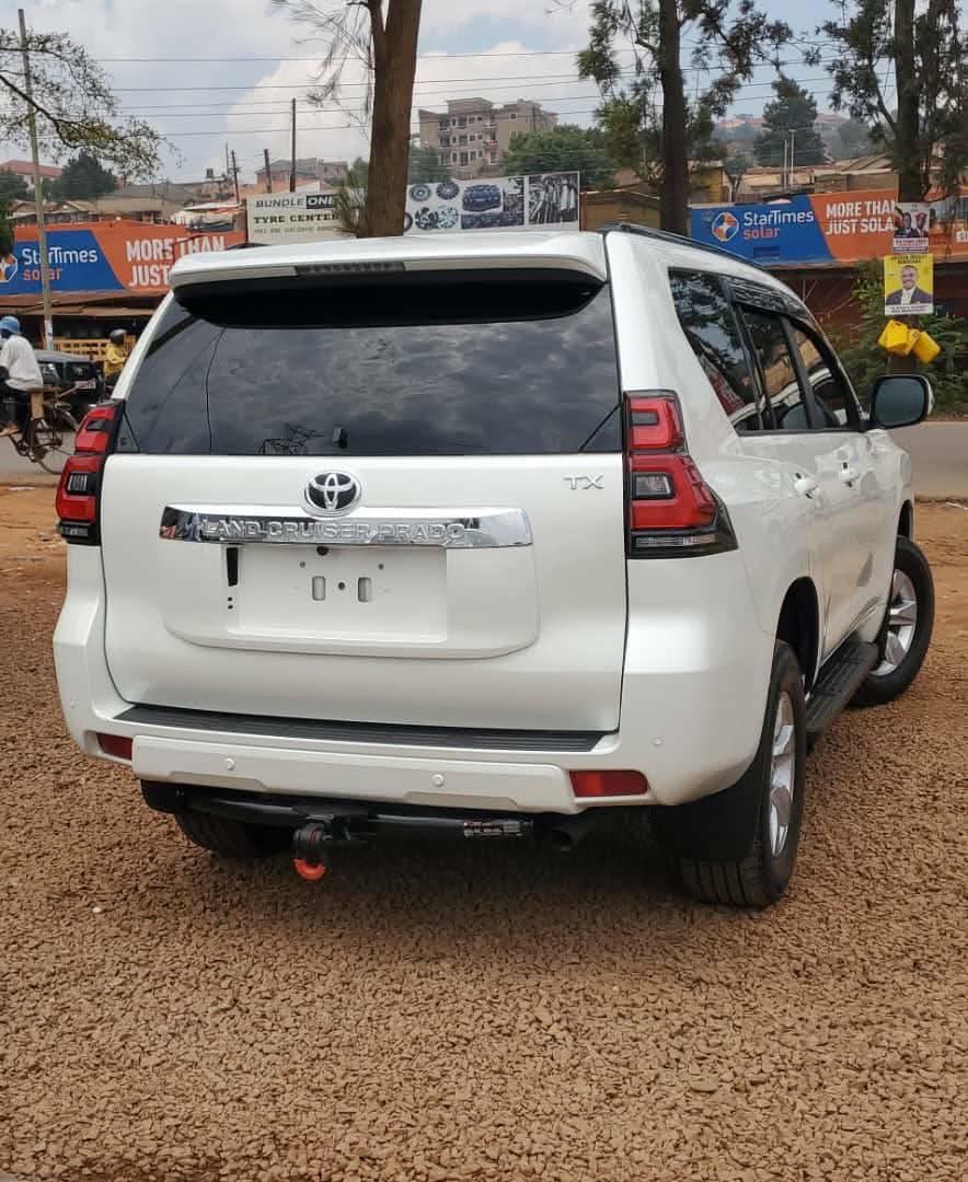 A picture of 2019 Toyota land cruser TX New shape 2019 model