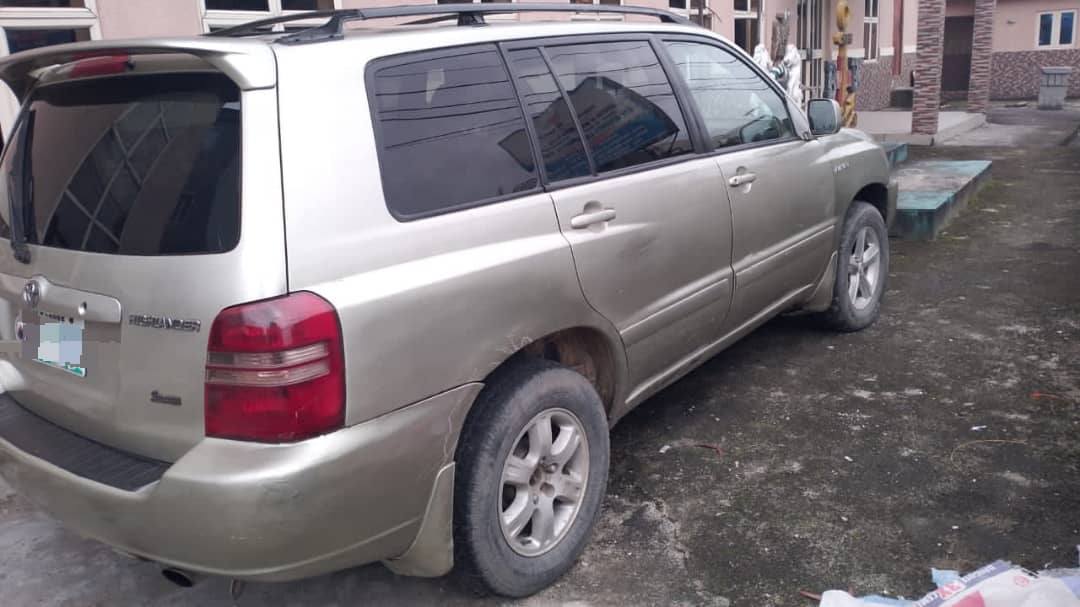 A picture of Dealers Market 2004 Toyota Highlander