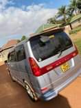 A picture of Nissan Serena