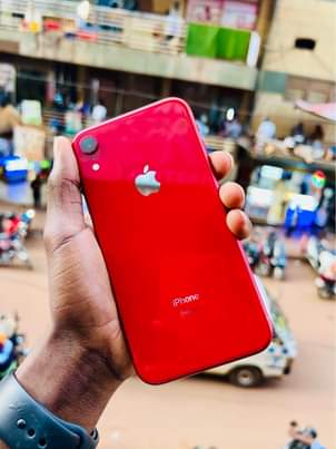 A picture of iPhone XR 64Gb at 530k INSTANT DEAL 