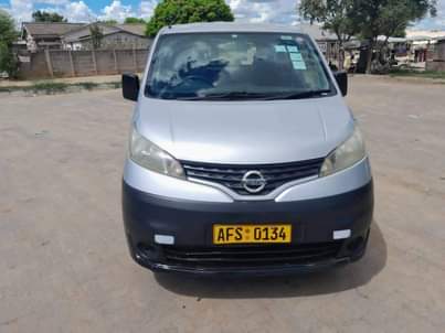 nissan nv200