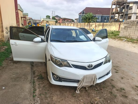 A picture of Toyota Camry used 2013 model everything is working perfectly just