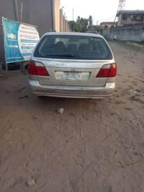 A picture of Nissan primera wagon