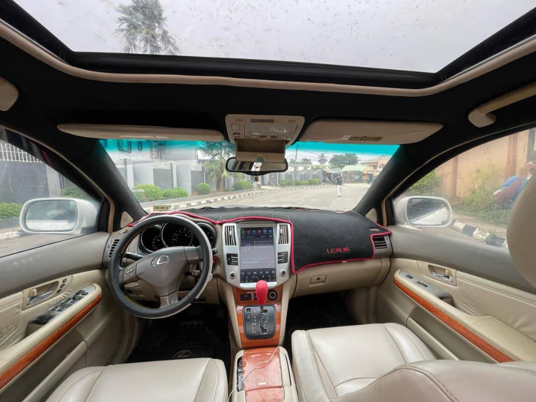A picture of Lexus Rx 330 full option