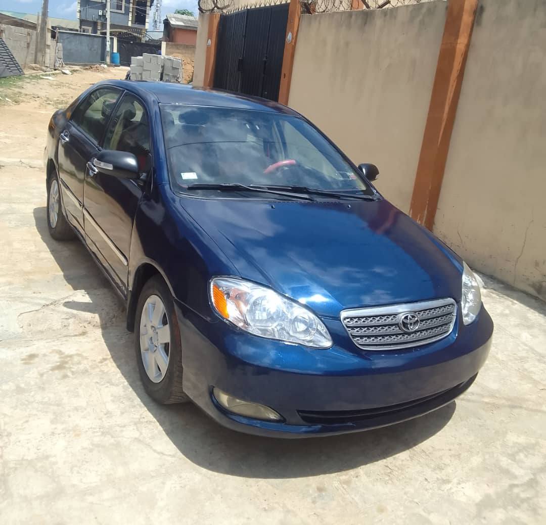A picture of Toyota Corolla CE 2004