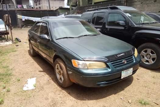 A picture of Toyota Camry 2000