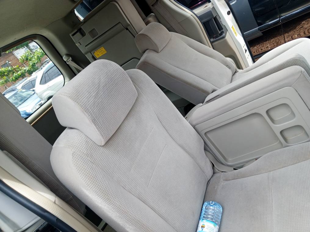 A picture of Toyota Noah model 2010