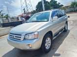 A picture of 2005 Toyota Highlander sound engine smooth transmission AC chilling remote