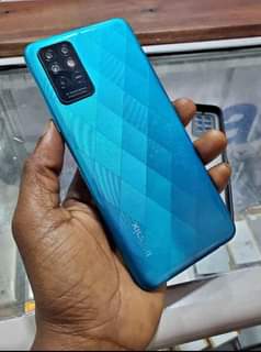 A picture of Note 8i