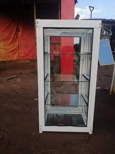 A picture of Aluminum Show Glass