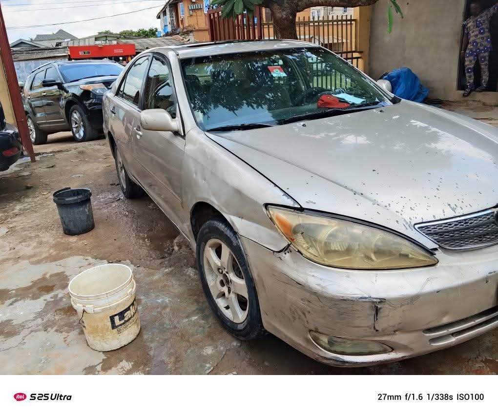 A picture of 2004 Toyota Camry camry