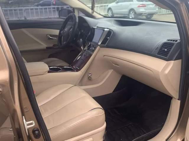 A picture of Toyota Venza 09061825415