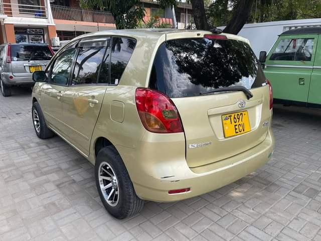 A picture of 0712934193 0616949468