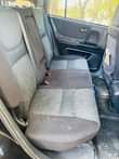 A picture of 2004 toyota kluger