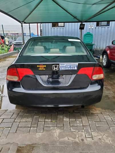 A picture of Registered Honda civic 07 model fish on first body car