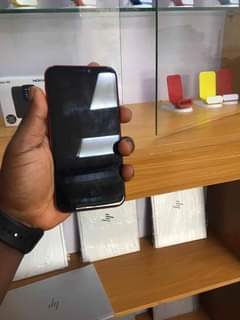 A picture of iphone 11 64gb 79 bh Face ID active available for
