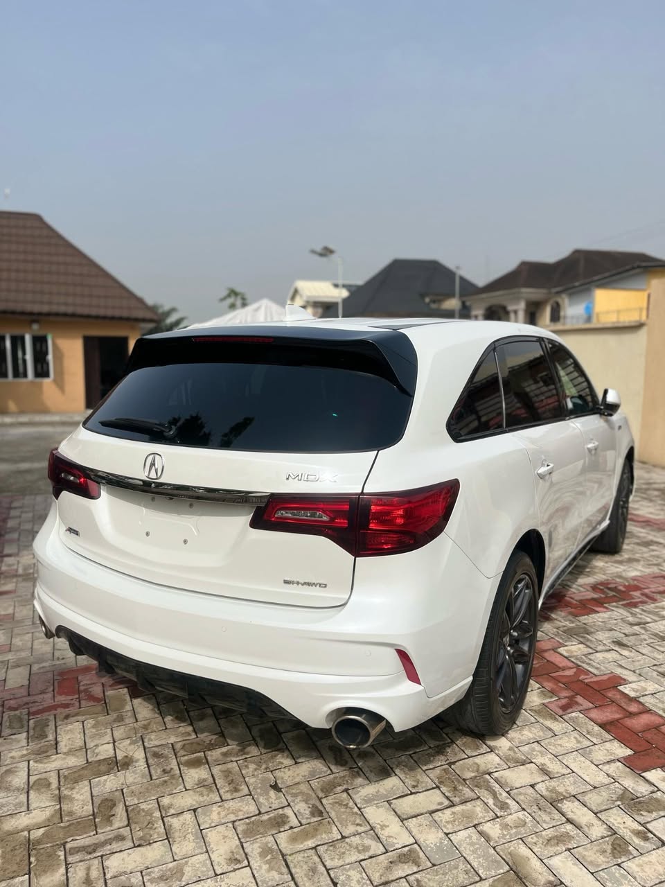 A picture of 2020 Acura mdx