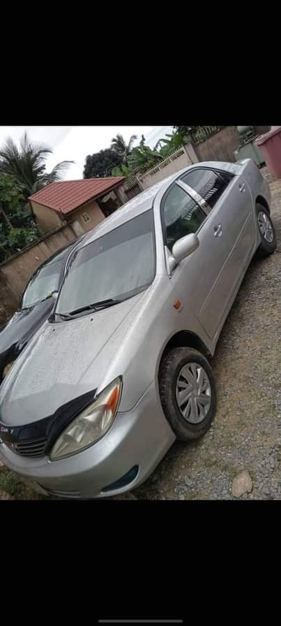 A picture of 2004 Toyota camry 2004