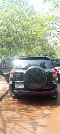 A picture of Clean 2007 Toyota RAV4 everything working perfectly Air condition gear