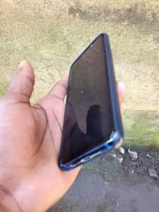 A picture of Samsung galaxy S9 GB 64 ram 4