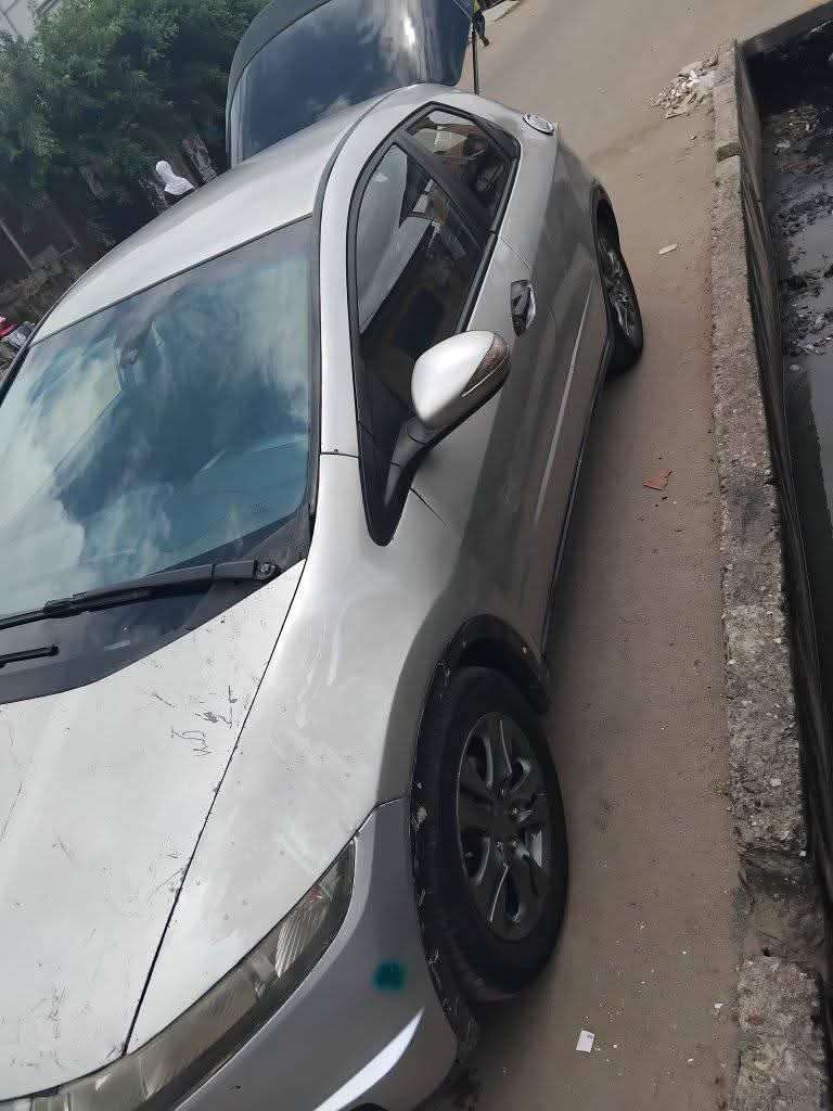 A picture of 2012 Honda civic hatchbacks