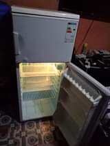 A picture of Nauza fridge yangu candy nzur mno offer lak 280k inagandisha