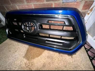 A picture of We sell new or tokumbo lights bumper and other parts